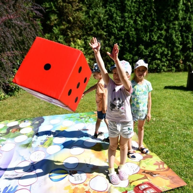 outdoor game four seasons 5